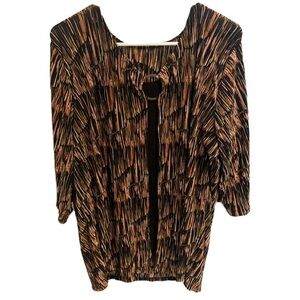 Stylish Printed O-Ring Overlay Top - Made in Canada - Size 1X